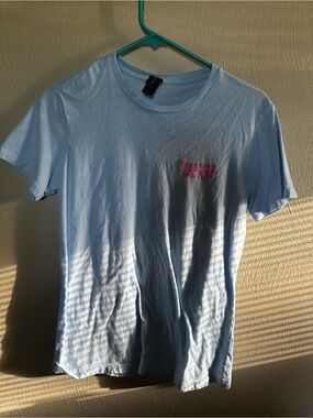 Global Graphic Tee in Blue Size Large
